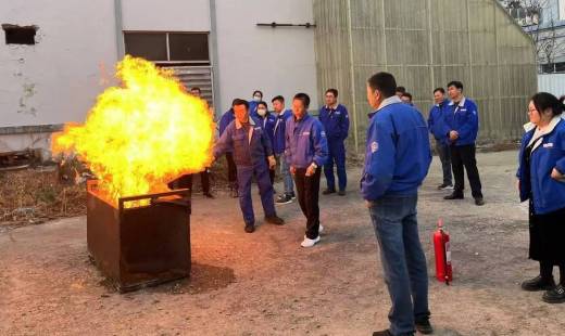 “安全在我心中，守護職工生命健康”——華海環(huán)保開展應(yīng)急消防演練活動